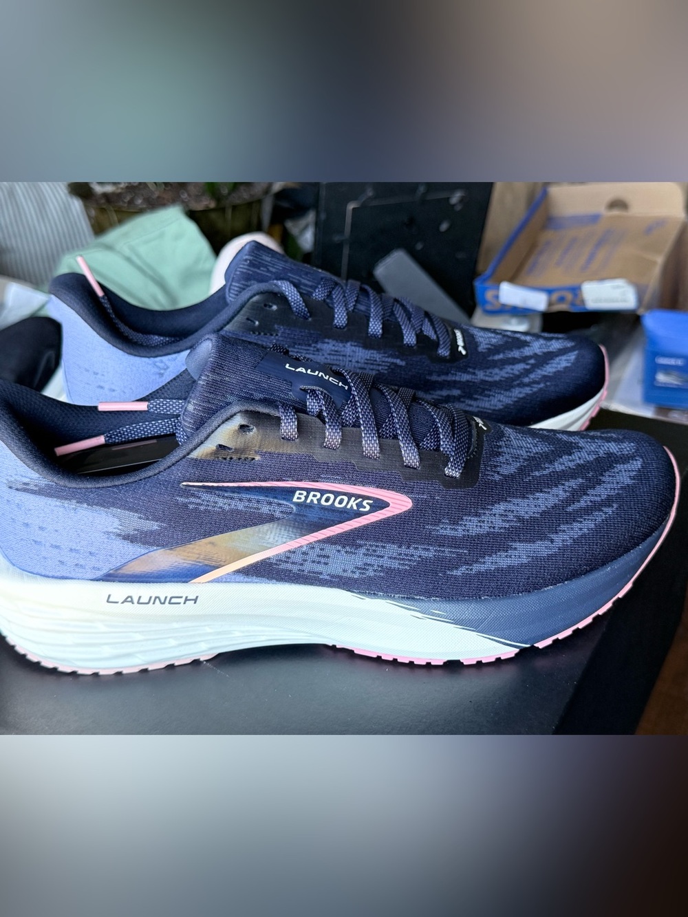 Brooks Launch 11